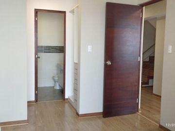 ¡OPORTUNIDAD ÚNICA! DEPARTAMENTO TRIPLEX EN LA CALERA SURQUILLO