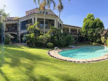 For Sale: House Fairway Lot at Ayala Alabang Village