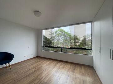FLAT TOTALMENTE REMODELADO FRENTE AL CLUB SUIZO