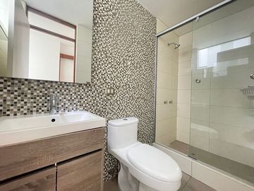 FLAT TOTALMENTE REMODELADO FRENTE AL CLUB SUIZO