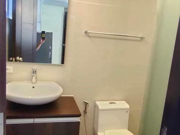 THE TRION TOWERS Rent to own Condo in BGC 1BR 2BR 3BR walking distance to SM Aura