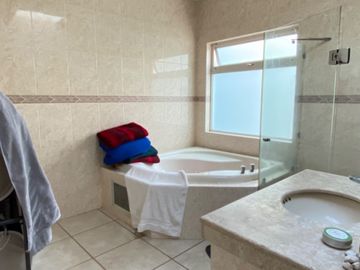 Casa Venta a unos pasos del Parque Metropolitano Pza Galerías