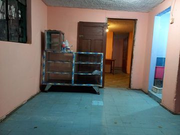CASA CON LOCALES EN LA CIUDADELA MEXICO - SUR DE QUITO