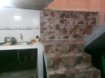 CASA CON LOCALES EN LA CIUDADELA MEXICO - SUR DE QUITO