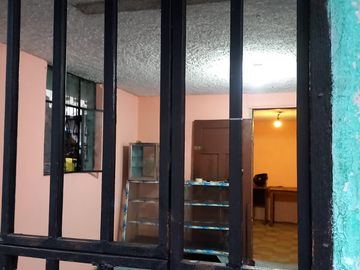 CASA CON LOCALES EN LA CIUDADELA MEXICO - SUR DE QUITO