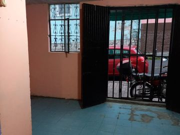 CASA CON LOCALES EN LA CIUDADELA MEXICO - SUR DE QUITO