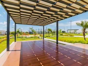 CASA EN VENTA EN XOCHITEPEC, MORELOS; MEX. 3 RECÁMARAS, ALBERCA, PET PARK, MULTI CANCHAS.