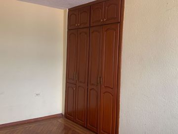 EXCELENTE PRECIO EN VENTA CASA RENTERA SECTOR EL RECREO SUR DE QUITO