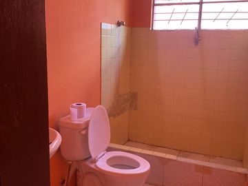 EXCELENTE PRECIO EN VENTA CASA RENTERA SECTOR EL RECREO SUR DE QUITO