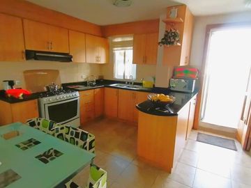 VENTA DEPARTAMENTO 2D, 122 m², 2 garajes, sector El Batán.