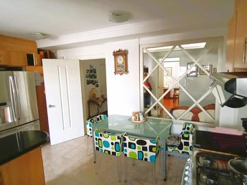 VENTA DEPARTAMENTO 2D, 122 m², 2 garajes, sector El Batán.