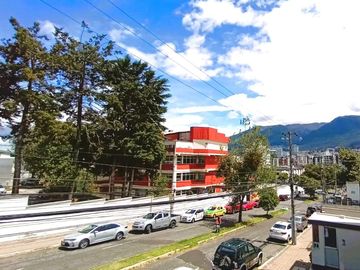VENTA DEPARTAMENTO 2D, 122 m², 2 garajes, sector El Batán.