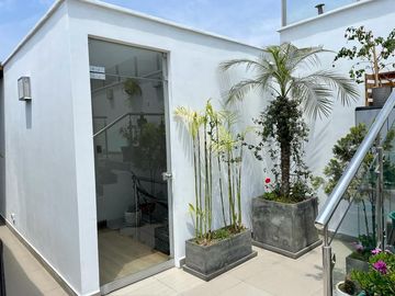 SE VENDE EXCELENTE DUPLEX EN CALLE LOS SAUCES GOLF LOS INCAS, SURCO