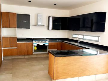 VENTA DE CASA EN FRACC. CIMA DIAMANTE, LEÓN, GTO.