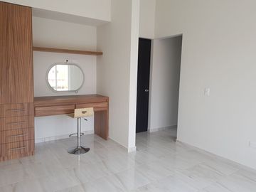 CASA EN VENTA EN LOMAS DE CASTILLOTLA