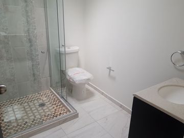 CASA EN VENTA EN LOMAS DE CASTILLOTLA