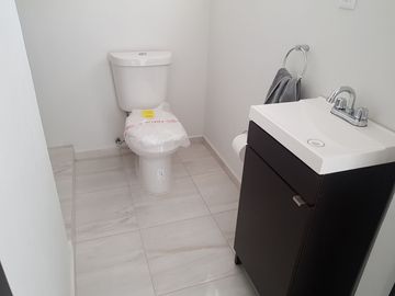 CASA EN VENTA EN LOMAS DE CASTILLOTLA