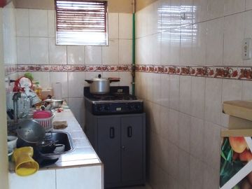 VENDO CASA 3 PISOS  BONITA, RENTABLE,  B EL CARMEN, VIA PRINCIPAL BOGOTA, JUNTO EL TUNALY S.  VICENTE