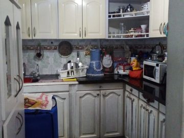 VENDO CASA 3 PISOS  BONITA, RENTABLE,  B EL CARMEN, VIA PRINCIPAL BOGOTA, JUNTO EL TUNALY S.  VICENTE