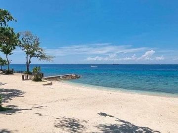 Resale Income Generating Studio Beach Condo in One Manchester Place in Mactanc