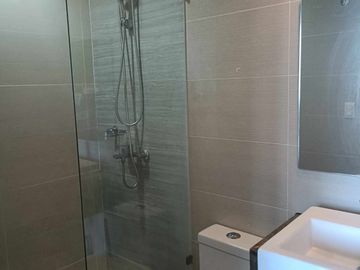 Resale Income Generating Studio Beach Condo in One Manchester Place in Mactanc