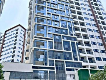 Resale Income Generating Studio Beach Condo in One Manchester Place in Mactanc