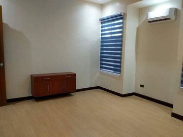 BRAND NEW MODERN HOUSE WITH POOL NEAR CLARK AND BALIBAGO