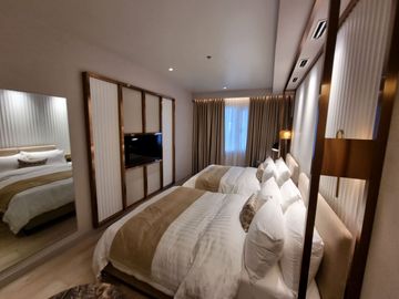 Business Luxury and Leisure
