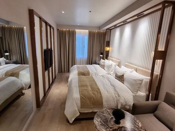 Business Luxury and Leisure