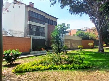DEPARTAMENTO TIPO DUPLEX CON MEZZANINE - Urb. Tulipanes, Surco