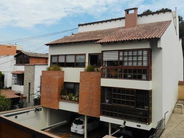 DEPARTAMENTO TIPO DUPLEX CON MEZZANINE - Urb. Tulipanes, Surco