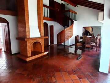 DEPARTAMENTO TIPO DUPLEX CON MEZZANINE - Urb. Tulipanes, Surco