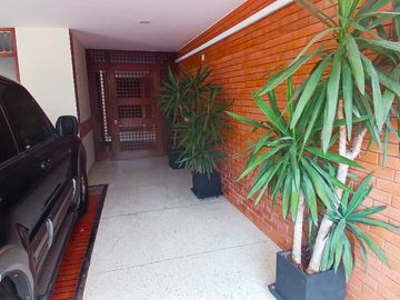 DEPARTAMENTO TIPO DUPLEX CON MEZZANINE - Urb. Tulipanes, Surco