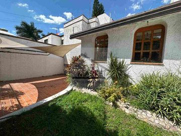 CASA DE UN PISO EN ARBOLEDAS