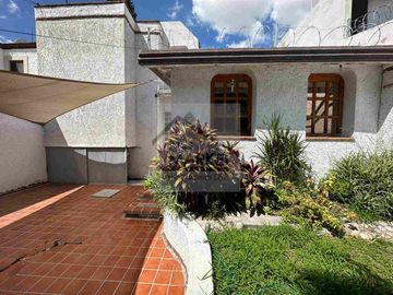 CASA DE UN PISO EN ARBOLEDAS