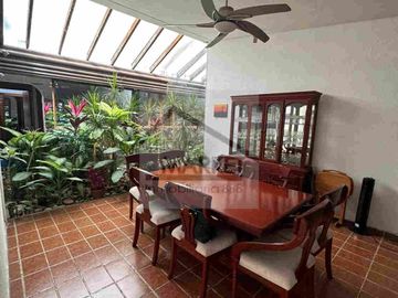 CASA DE UN PISO EN ARBOLEDAS