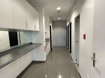 Panorámica Oficina en Alquiler en San Isidro