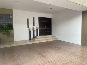 Casa en Venta Jardienes del Sol