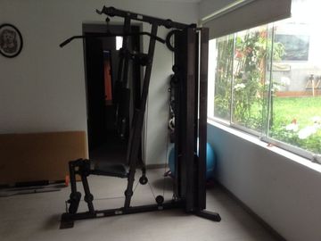 VENDO  CASA EN CALLE JOSE SABOGAL - URB. LA AURORA - MIRAFLORES
