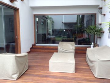 VENDO  CASA EN CALLE JOSE SABOGAL - URB. LA AURORA - MIRAFLORES