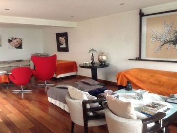 VENDO  CASA EN CALLE JOSE SABOGAL - URB. LA AURORA - MIRAFLORES