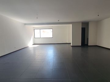 Venta Oficina o Local La Floresta - Quito Madrid y Toledo, T - 117 m², $98.500