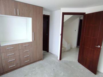 ✅Venta de casa dos plantas con espacios de confort, habitabilidad y con excelente ubicación en el centro urbano de Marianitas de Calderón, Norte de Qu