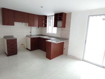 ✅Venta de casa dos plantas con espacios de confort, habitabilidad y con excelente ubicación en el centro urbano de Marianitas de Calderón, Norte de Qu