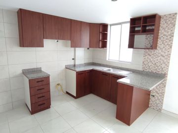 ✅Venta de casa dos plantas con espacios de confort, habitabilidad y con excelente ubicación en el centro urbano de Marianitas de Calderón, Norte de Qu