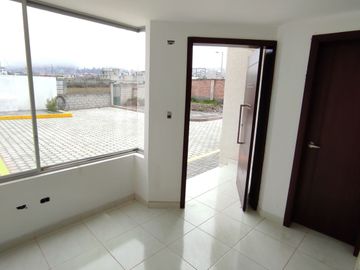 ✅Venta de casa dos plantas con espacios de confort, habitabilidad y con excelente ubicación en el centro urbano de Marianitas de Calderón, Norte de Qu