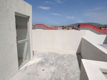 ✅Venta de casa dos plantas con espacios de confort, habitabilidad y con excelente ubicación en el centro urbano de Marianitas de Calderón, Norte de Qu