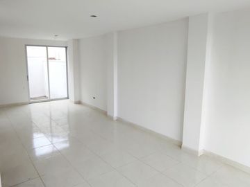 ✅Venta de casa dos plantas con espacios de confort, habitabilidad y con excelente ubicación en el centro urbano de Marianitas de Calderón, Norte de Qu