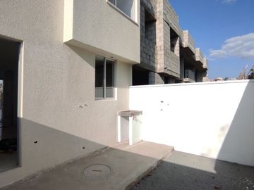 ✅Venta de casa dos plantas con espacios de confort, habitabilidad y con excelente ubicación en el centro urbano de Marianitas de Calderón, Norte de Qu
