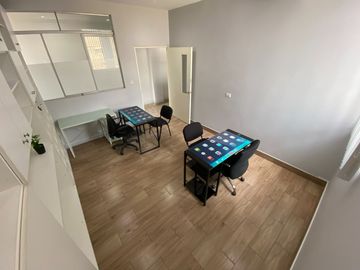 SE ALQUILA 2DO PISO CON 4 OFICINAS CERCA DEL METRO DE SAN JUAN DE LURIGANCHO